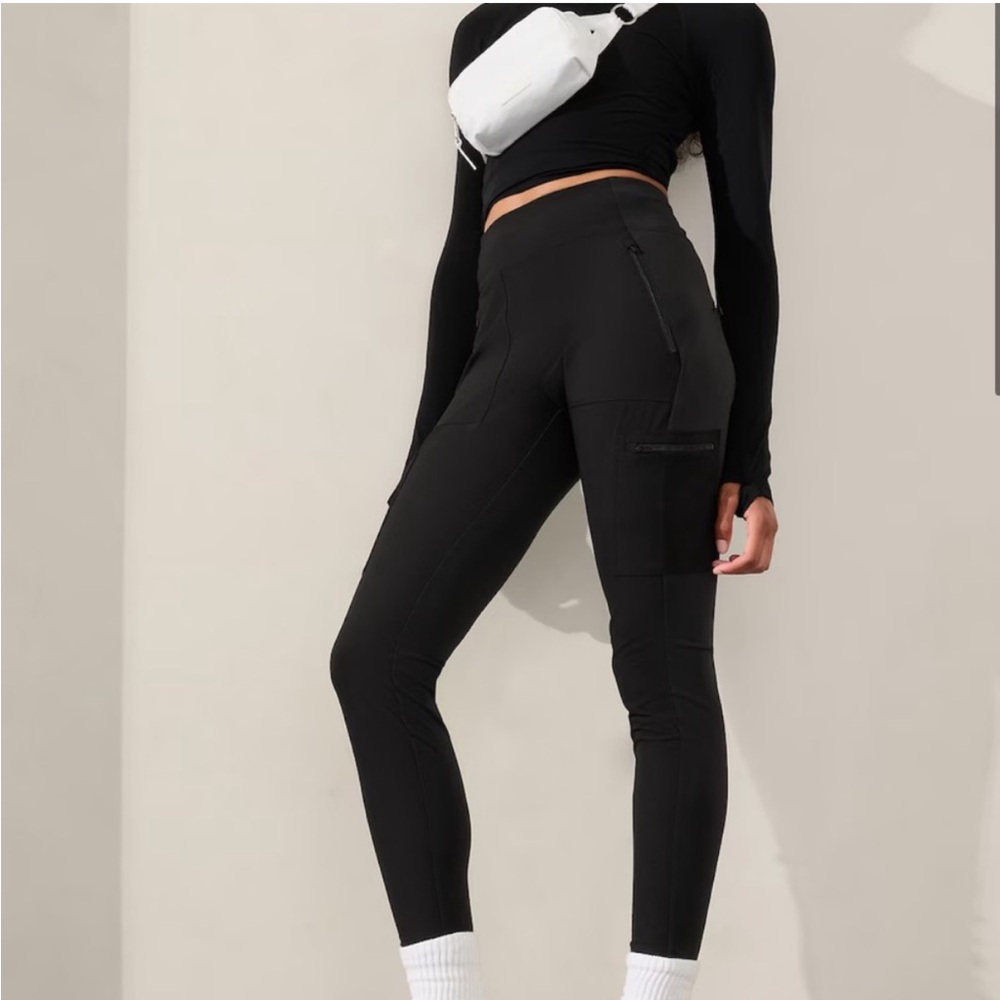 Athleta Headlands Hybrid High Rise Cargo Legging, Black, Size 6 MSRP $119
